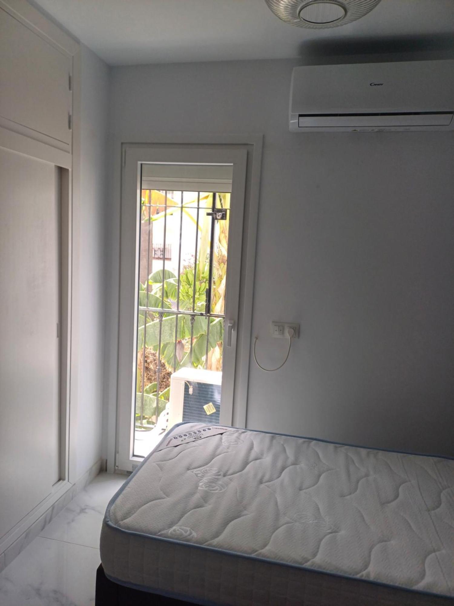 Beautiful Beachfront Newly Renovated 2 Bedroom Apartment With Swimming Pool And Garden San Luis de Sabinillas Buitenkant foto